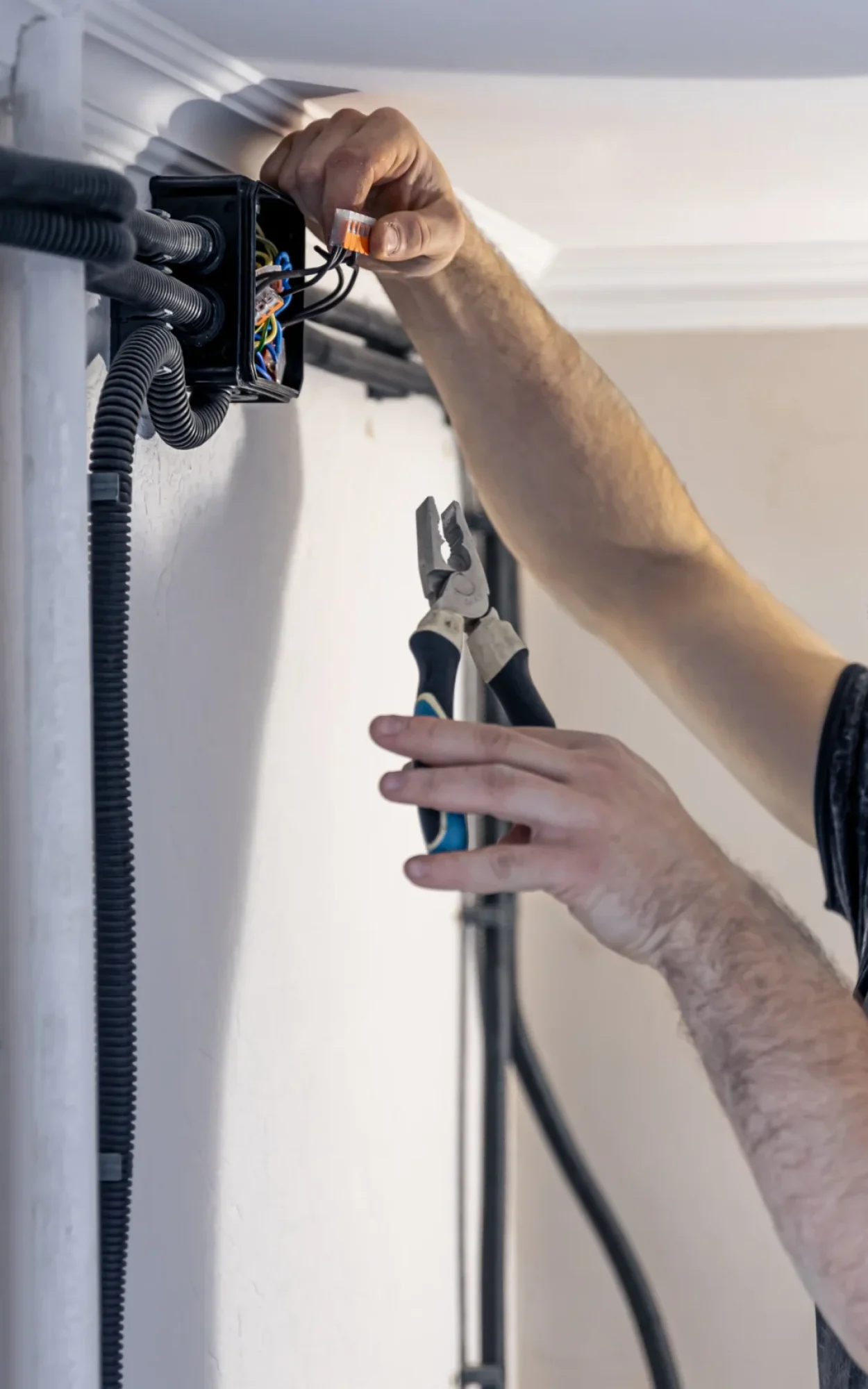 Electrician Services for Dental Offices & Clinics in Toronto